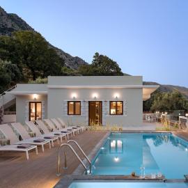 Aloni Villa, an Authentic Countryside Retreat, By ThinkVilla, hotel i Asigonía