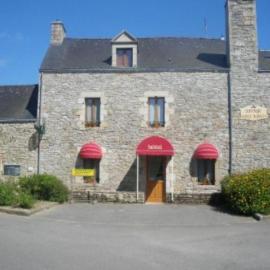 Auberge Saint Hernin, hotelli kohteessa Pluherlin