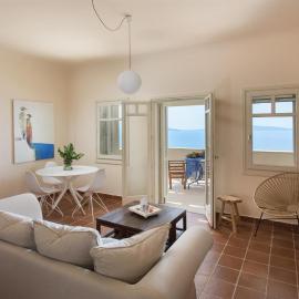 Villa Itis Luxury Suite with Balcony, Panoramic View & Jacuzzi, hotel i Neapoli Voion