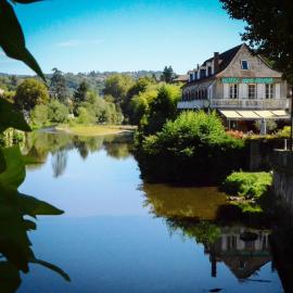 Hôtel des Bains, hotell sihtkohas Figeac