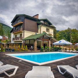 Villa Billa, ξενοδοχείο σε Tatariv