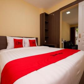 RedDoorz Plus near Paragon Mall Semarang