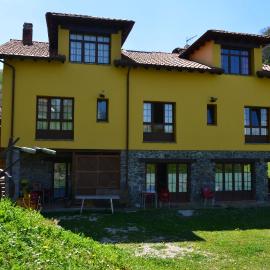 El Quesar de Gamoneo, khách sạn ở Gamonedo de Cangas