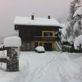 Chalet les Lurins, hotel u gradu Villarlurin