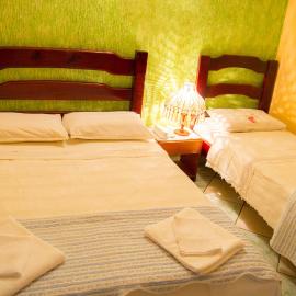Hotel & Restaurante Guarania، فندق في سيوداد ديل إستي