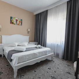 Hotel Cristian, hotel di Afumaţi