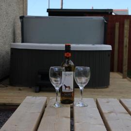 Swyn y Mor beach close Pet friendly hot tub, hotel in Barmouth