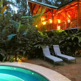 Geckoes Lodge, hotel a Cocles