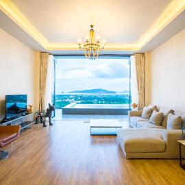 Nakara Hill Phuket، فندق في تشالونج