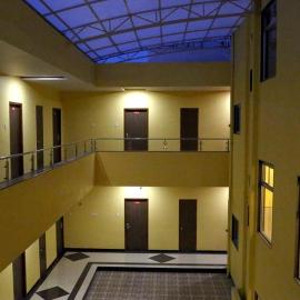 Hotel Varenya Inn、Yavatmālのホテル
