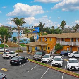 Redondo Inn and Suites、レドンドビーチのホテル