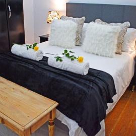 FlowerBox Cottages, hotel in Mossel Bay
