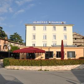 Hotel Pinamonte: Costermano şehrinde bir otel