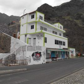 Guest House Frontera, hotel u gradu 'Janela'