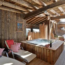 Almnest in Hochfügen mit privat SPA, hotel a Hochfugen