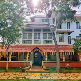 Sun Farm House, hotel in Auroville