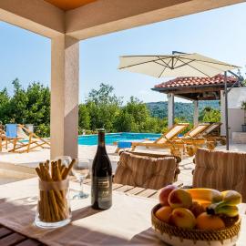 Villa Doli - Lovely holiday home with private pool, hotel em Doli