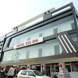 Hotel KSS Inn、Doiwālaのホテル