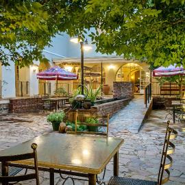 Nolangeni Hotel, hotel u gradu Kokstad