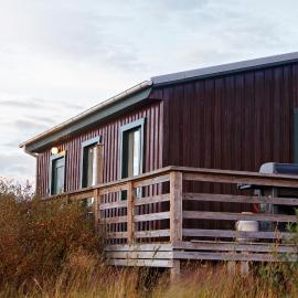 Hestaland Riverside Cottage, hotel Staðarhúsban
