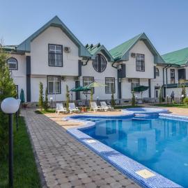 Viesnīca B&B Lake House Hotel pilsētā Yusufkhona