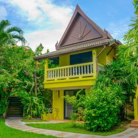 Chez Charly Bungalow, hotel sa Nai Yang Beach