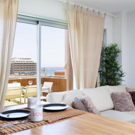 Sea View Apartment in El Médano with pool & private parking space, hotel in El Médano