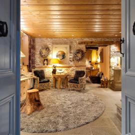 5 Senses, hotel em Dikorfo