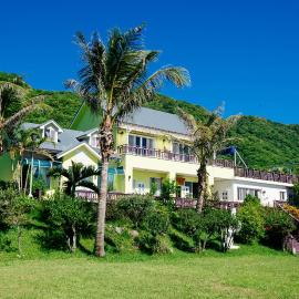 近月旭海莊園民宿, hotel a Yanliau