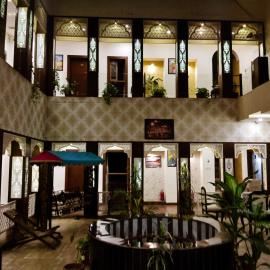 Dwivedi Hotels Sri Omkar Palace, viešbutis Varanasyje