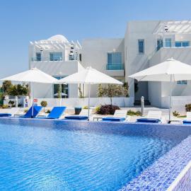Blue Diamond Beach Villas, hotel din Paphos