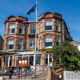 The Seaview Hotel And Restaurant – hotel w mieście Seaview