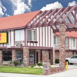 Super 8 by Wyndham Santa Clarita/Valencia, hotel in Santa Clarita