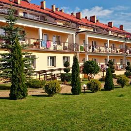 Bursztynowy Brzeg, hotel in Sarbinowo