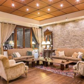 Mikrón Khoríon में, होटल Country Club Hotel & Suites