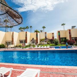 Cortijo Sunny Duplex With Heated Pool & Terrace in Playa de las Americas, hotel in Playa de las Americas