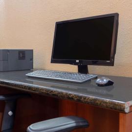 AmericInn by Wyndham West Bend, מלון בWest Bend