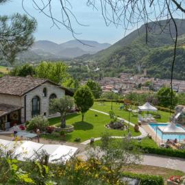 Family Cottage in Cagli with Pool, Hotel in Acqualagna