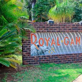 Royal Game Guest House, отель в городе Пхалаборва