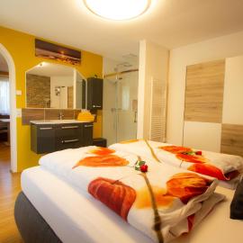 Appartement Sonnblick Kuschelsuite in den Bergen, hotel in Großsölk