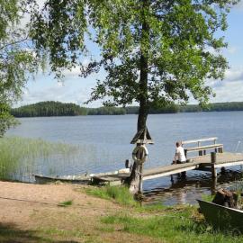 Isotalo Farm at enäjärvi lake โรงแรมในซาโล