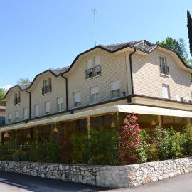 Hotel Edoné, ξενοδοχείο σε Roe