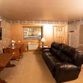 Blue Spruce Motel, hotel in Massena