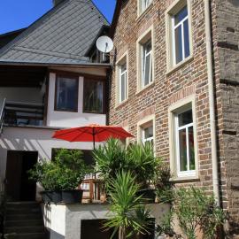 Ferienweingut SerwaziWein, hotel sa Mesenich
