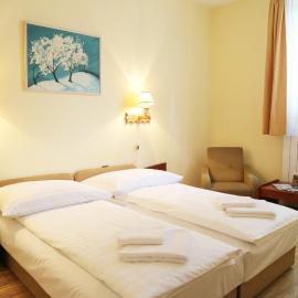 Hotel Bara Gellért, hotel in Budapest