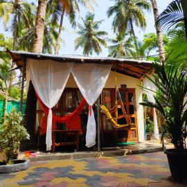 Tent Cressida Cyrus, hotell Palolemis