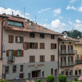 Viesnīca Hotel Ambra pilsētā Kluzone