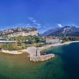 Nago-Torbole में, होटल Hotel Lido Blu - Surf & Bike