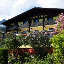 Café Pension Alpina, hotel in Innsbruck