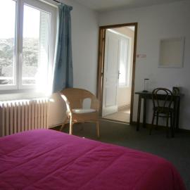 Les Sources, hotel in Saint-Jacques-des-Blats